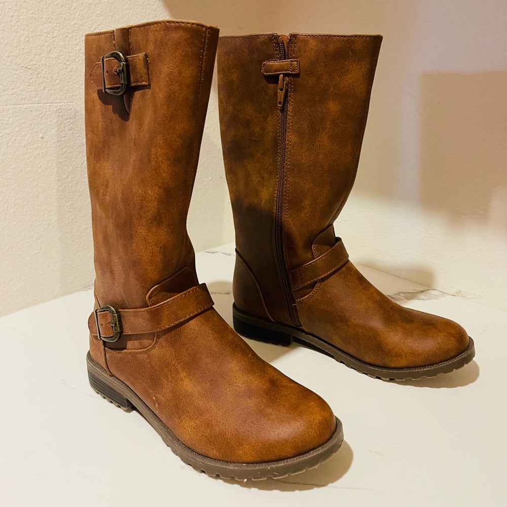 💕Cat & Jack Big Girls Boots Size 5 👭